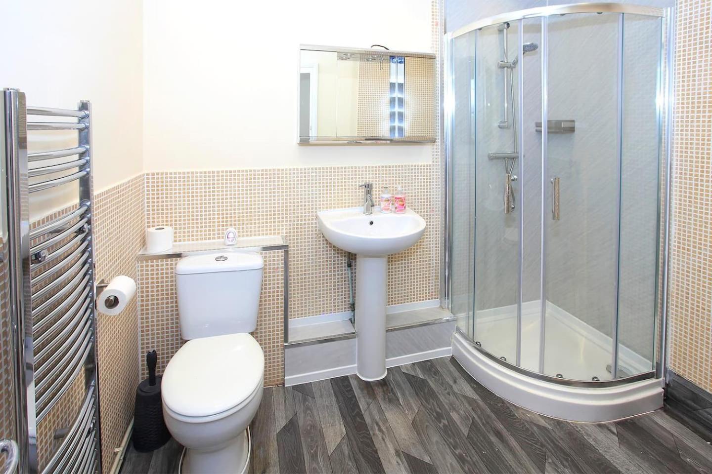 Luxury Hot Tub Entertainment Room Central Park Peterborough Exterior photo