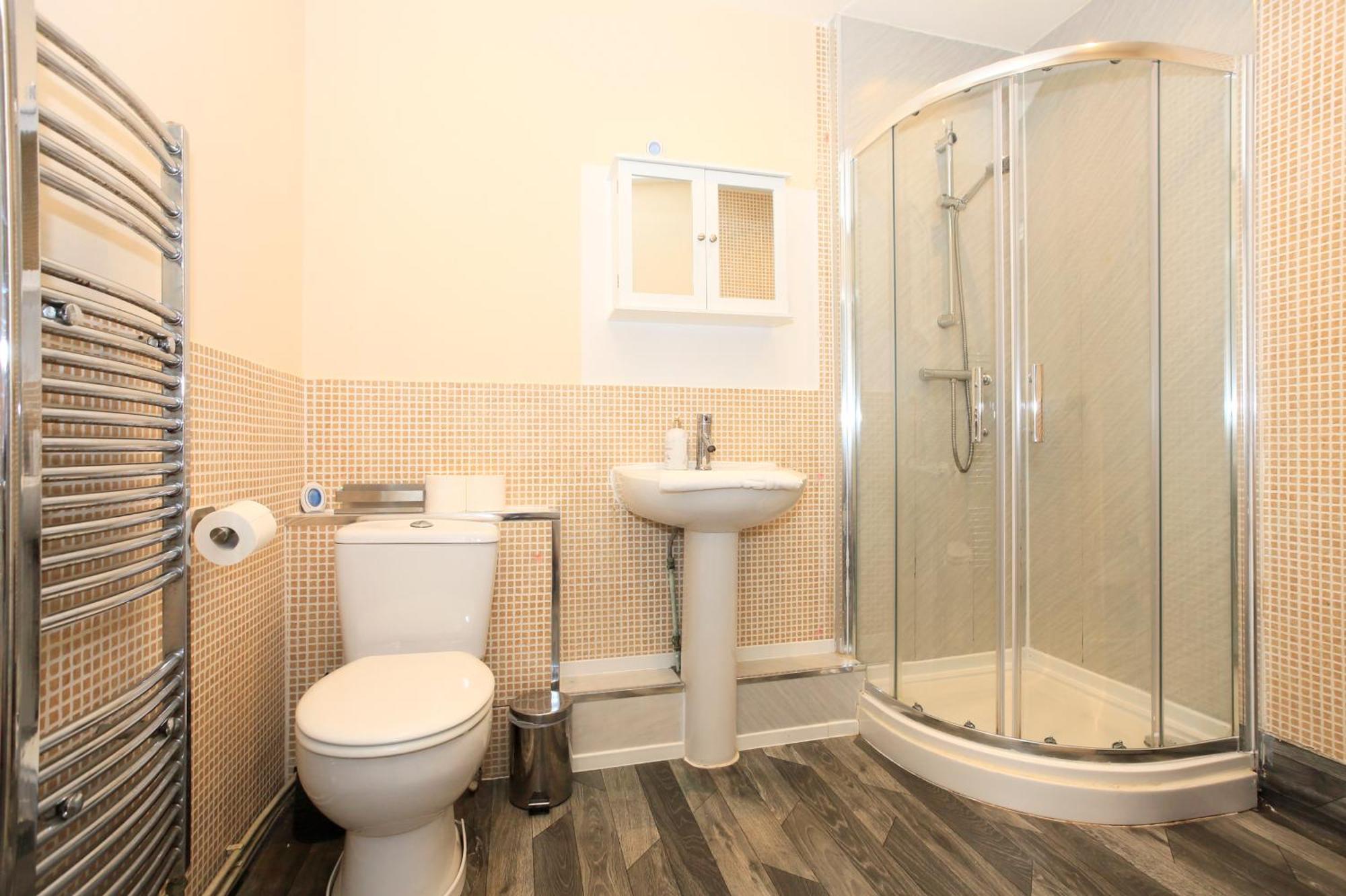 Luxury Hot Tub Entertainment Room Central Park Peterborough Exterior photo